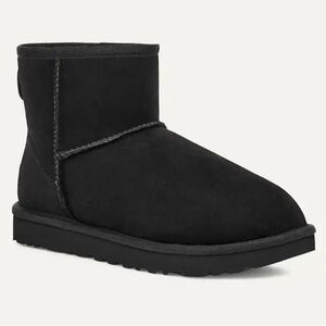 [NWT] UGG Classic Mini Boot Black